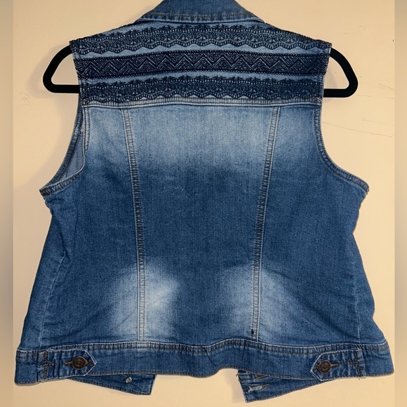 Women’s Denim Vest - Picture 2 of 3